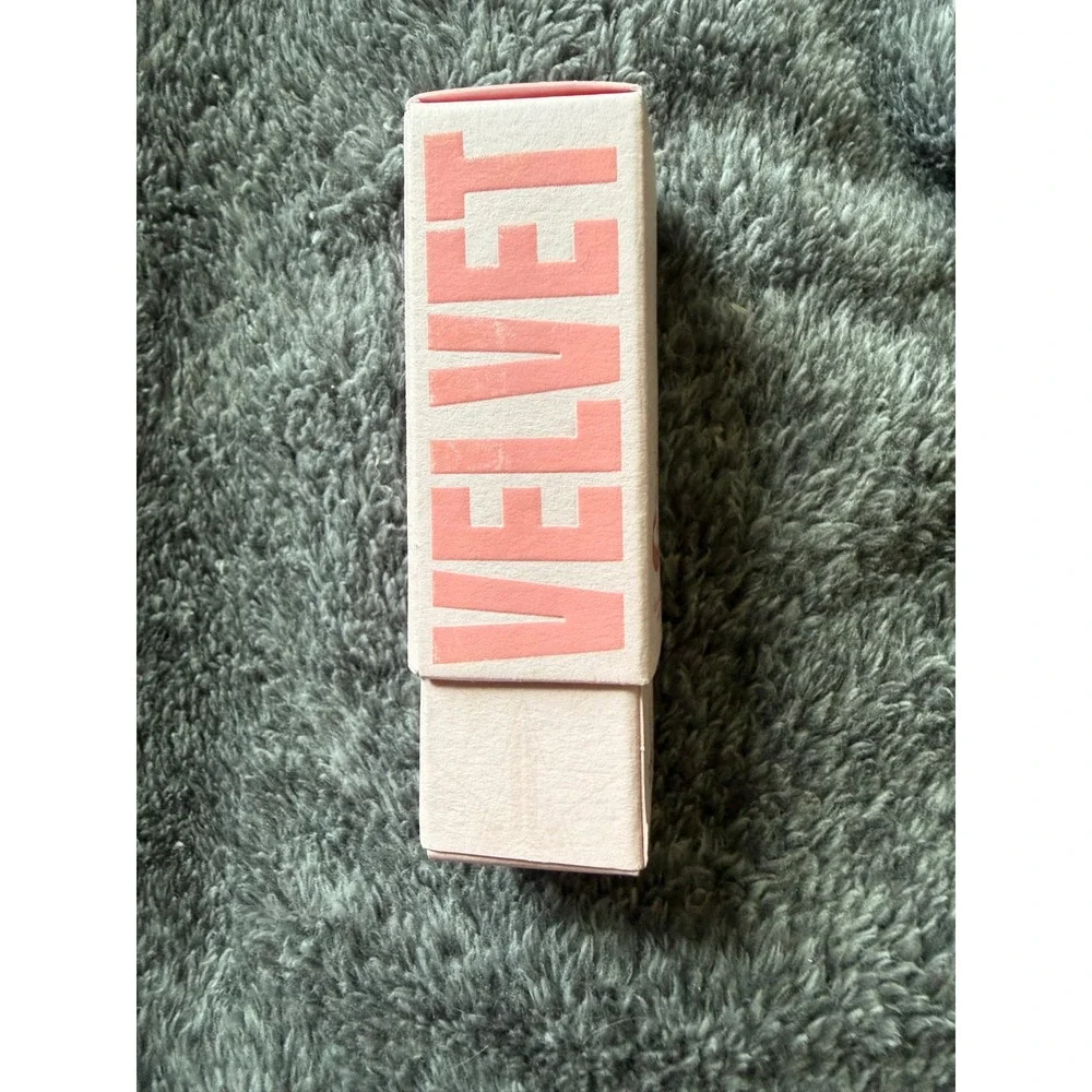 Jeffree Star Cosmetics Velvet‎ Trap Lipstick Drill Sergeant Olive Green Matte